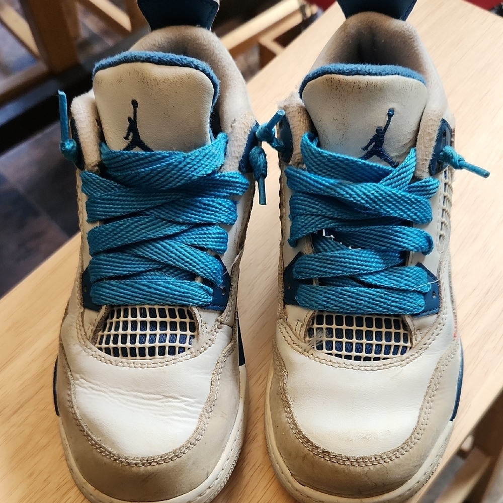 Jordan Kids Sneakers in Beige and Bright Blue